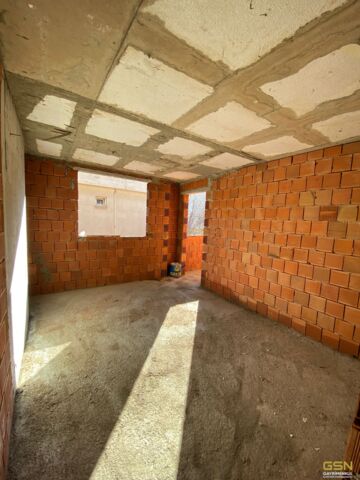 20-ÇAYIROVA YENİMAHALLE'DE MERKEZİ  KONUMDA DAİRELER